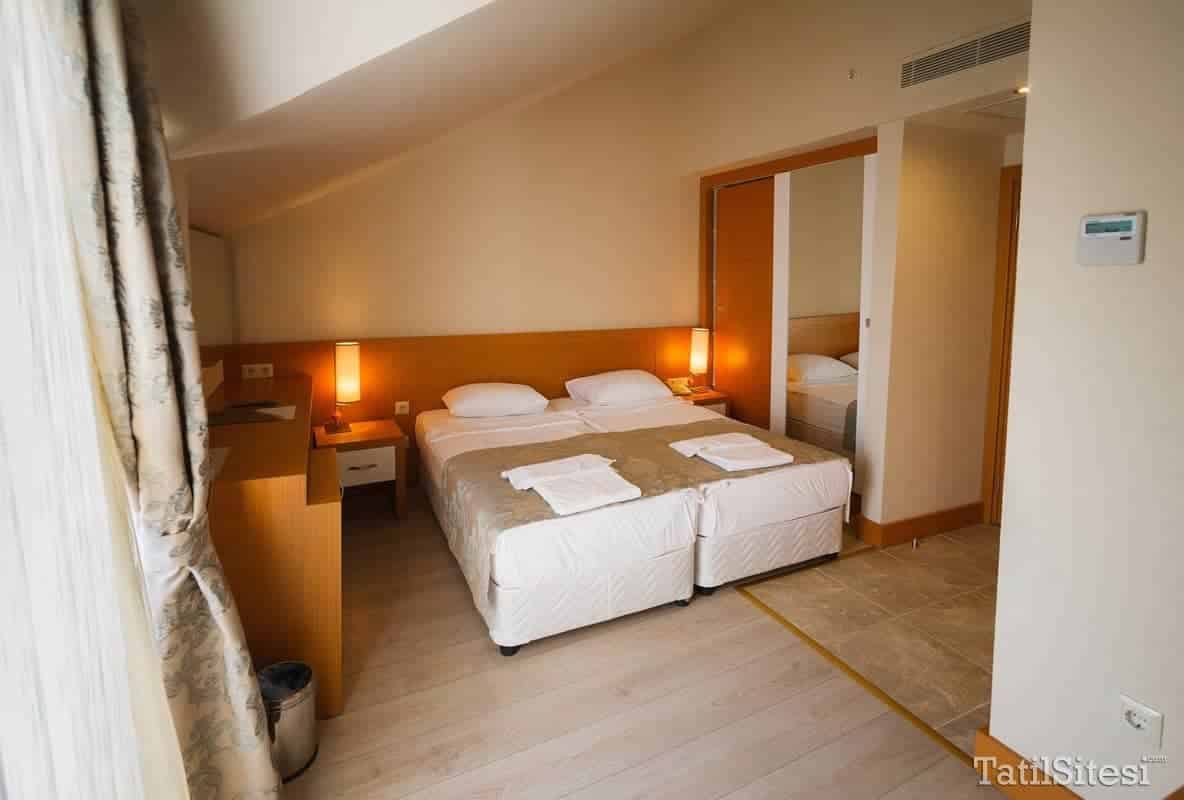 Loceanica Beach Resort Hotel